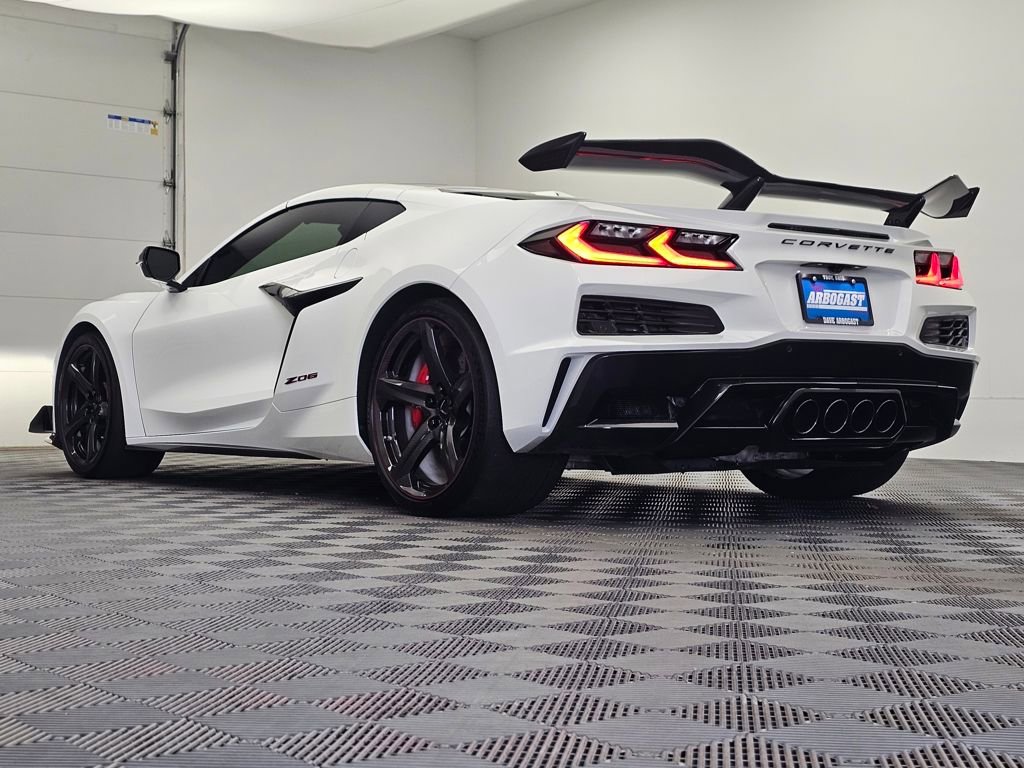 Used 2024 Chevrolet Corvette Z06 w/ Z07 Performance Package image 16