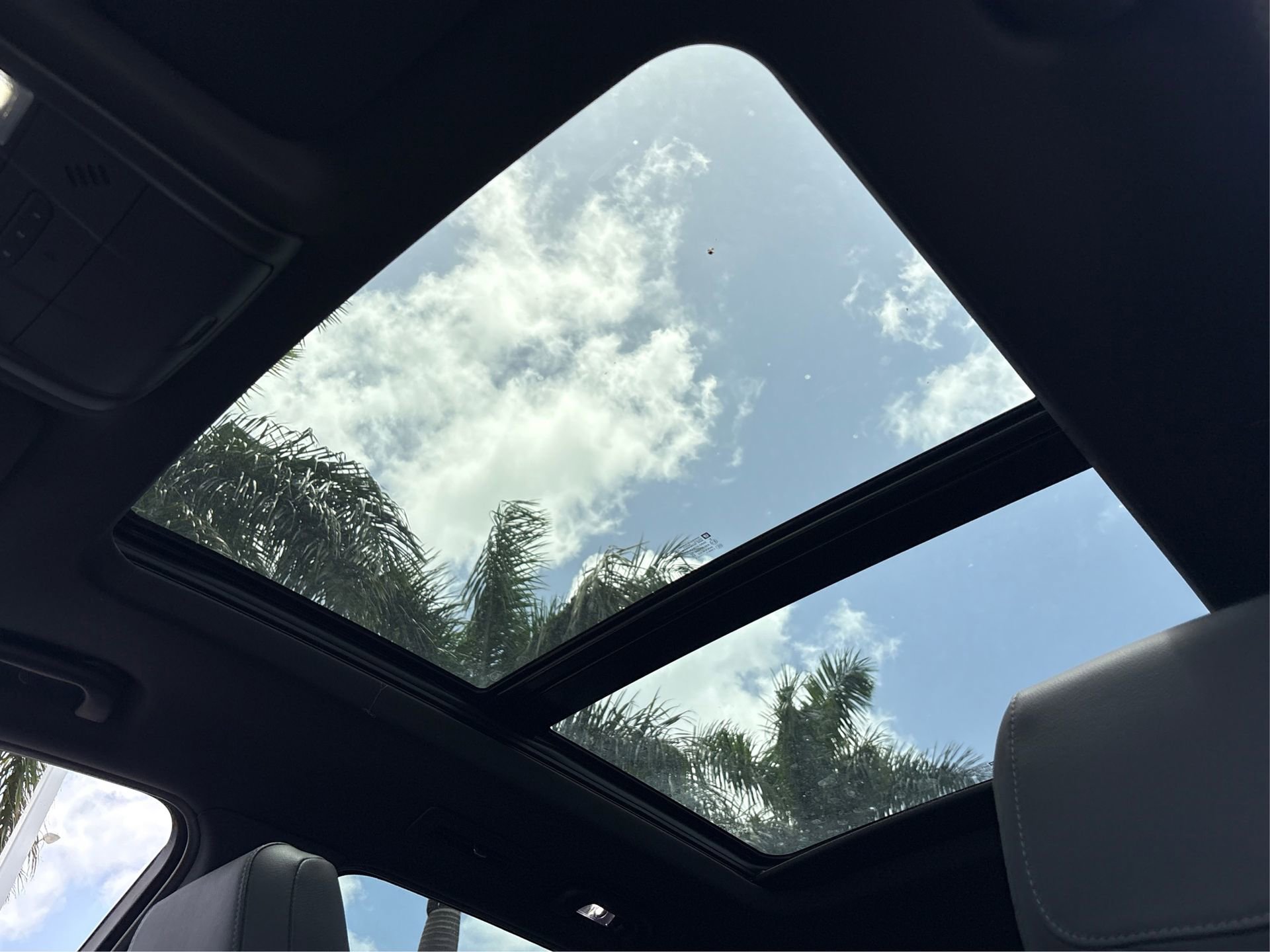 New 2025 Cadillac XT6 Luxury image 32