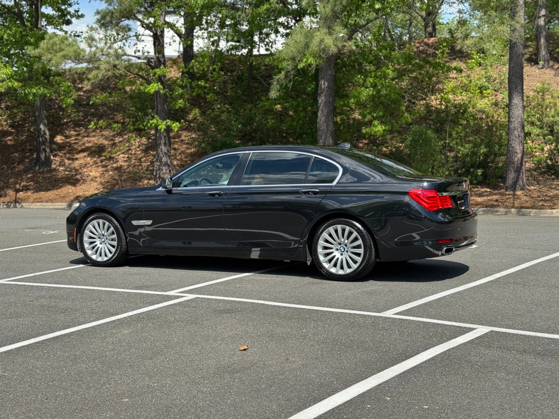 Used 2012 BMW 750Li image 7