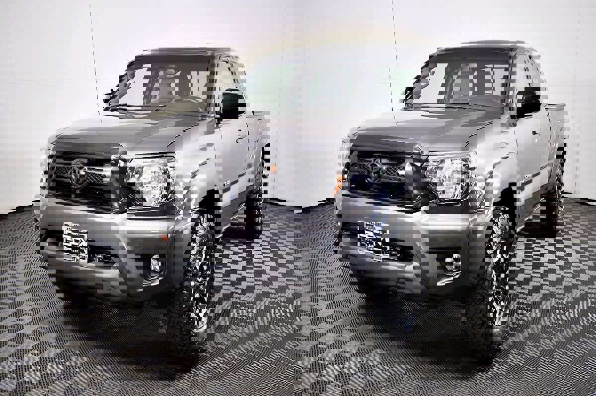 Used 2012 Toyota Tacoma TRD Off-Road image 4