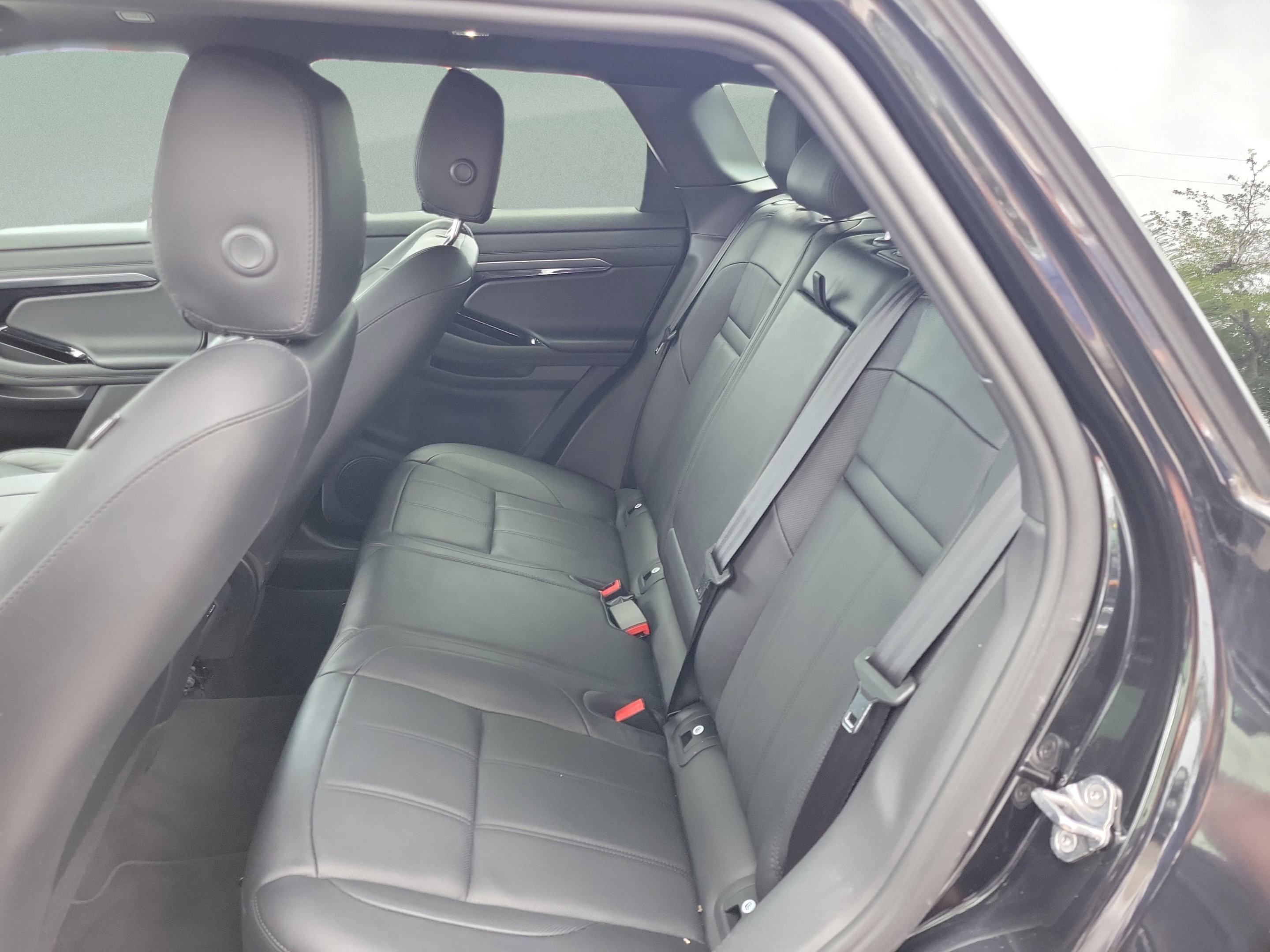 Used 2022 Land Rover Range Rover Evoque SE AWD/4WD image 13