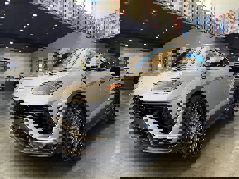 Used 2024 Lamborghini Urus Performante AWD/4WD image 1