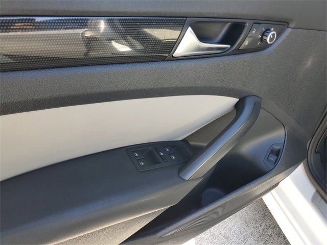 Used 2015 Volkswagen Passat 1.8T Sport image 19