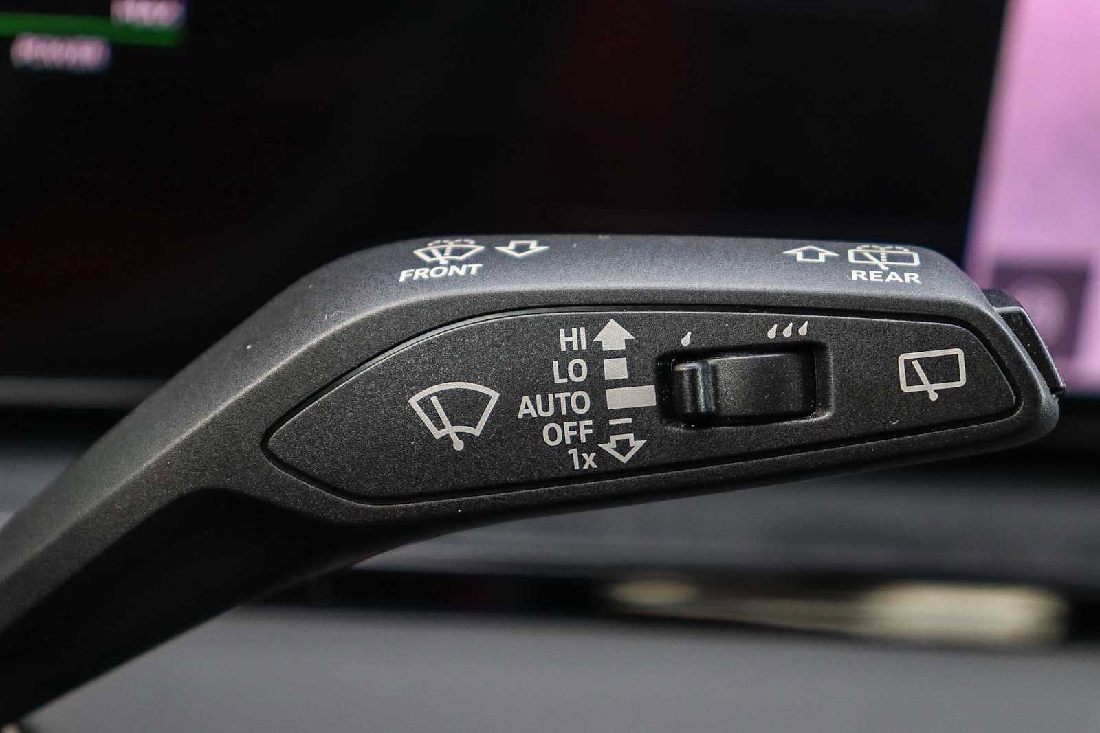 Used 2025 Audi Q6 e-tron Premium w/ Convenience Package image 31