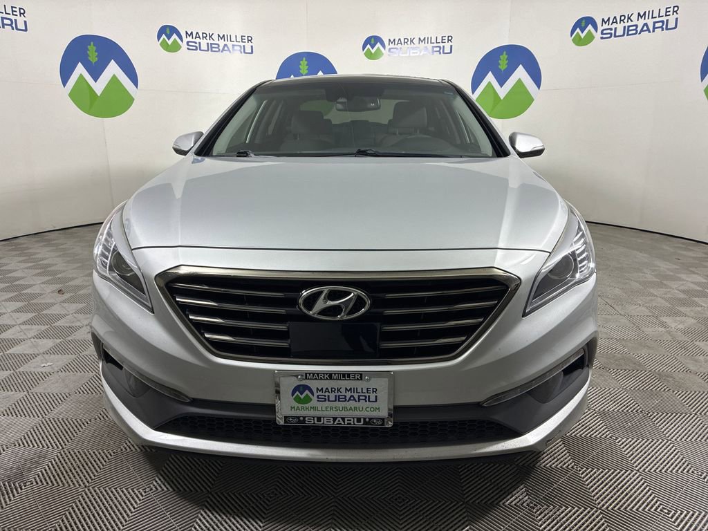 Used 2016 Hyundai Sonata Limited w/ Option Group 05 image 2