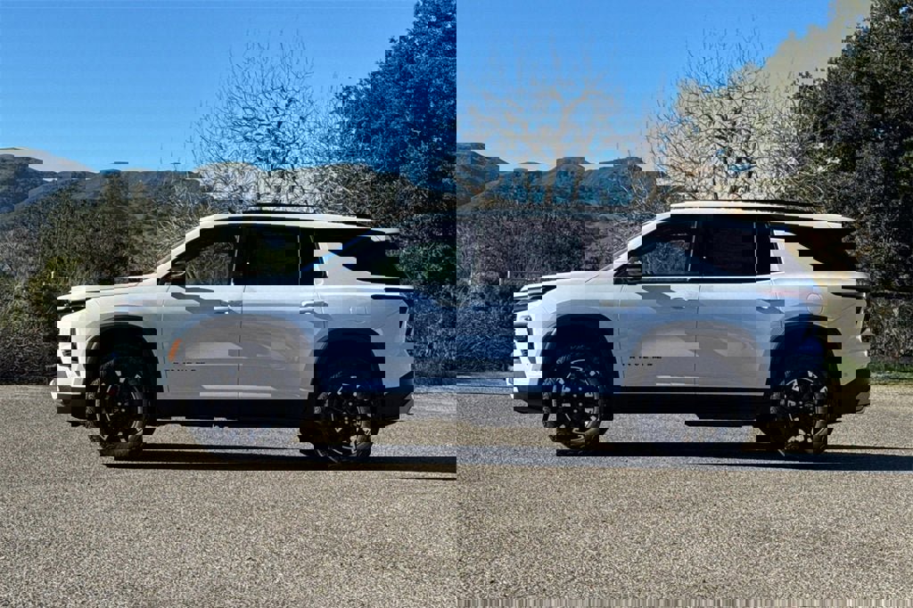 New 2026 Chevrolet Traverse Z71 w/ Enhanced Driving Package image 7