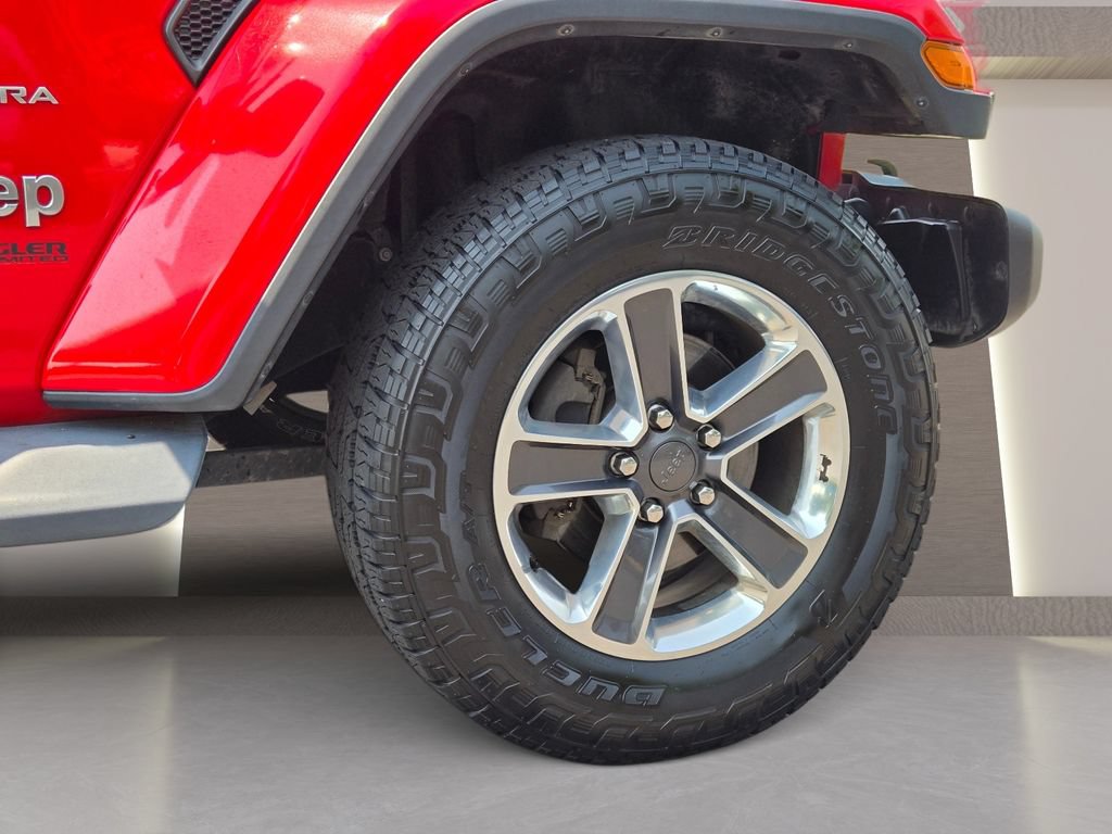 Used 2018 Jeep Wrangler Unlimited Sahara AWD/4WD image 5