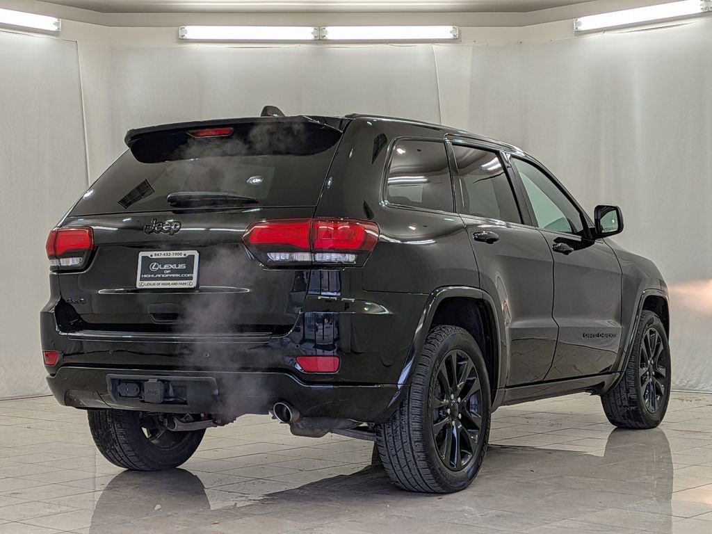 Used 2017 Jeep Grand Cherokee Altitude image 9