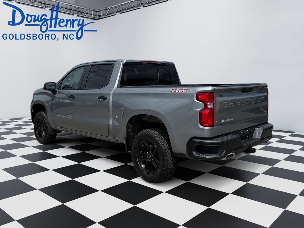 Used 2024 Chevrolet Silverado 1500 LT Trail Boss w/ Convenience Package II AWD/4WD image 3