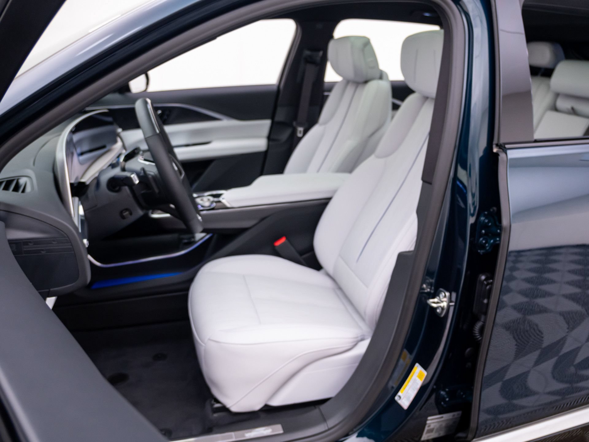 New 2026 Cadillac Lyriq Luxury w/ LPO, Floor Liner Package AWD/4WD image 16