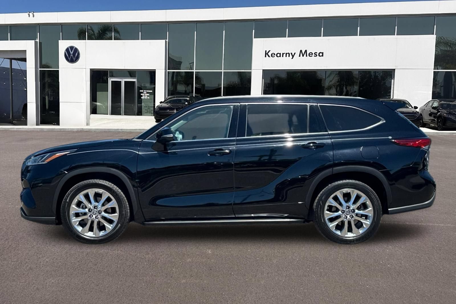 Used 2020 Toyota Highlander Limited FWD image 7