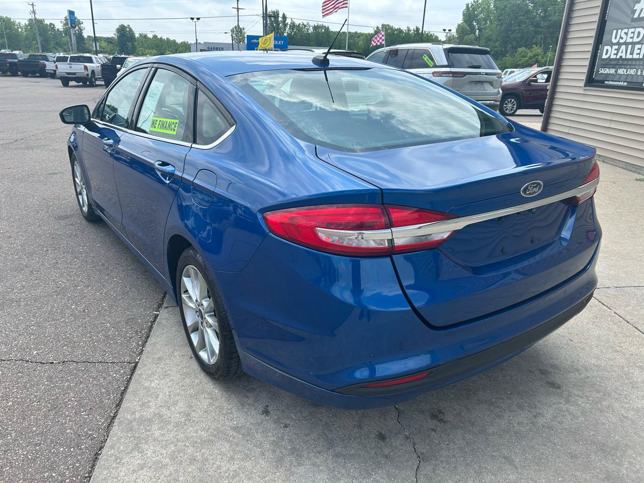 Used 2017 Ford Fusion SE w/ Fusion SE Technology Package FWD image 7