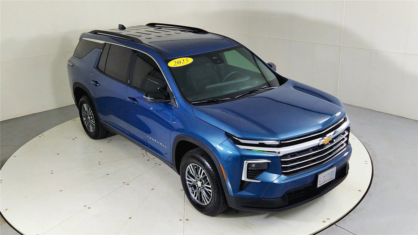 Used 2025 Chevrolet Traverse LT w/ Driver Confidence Package image 13