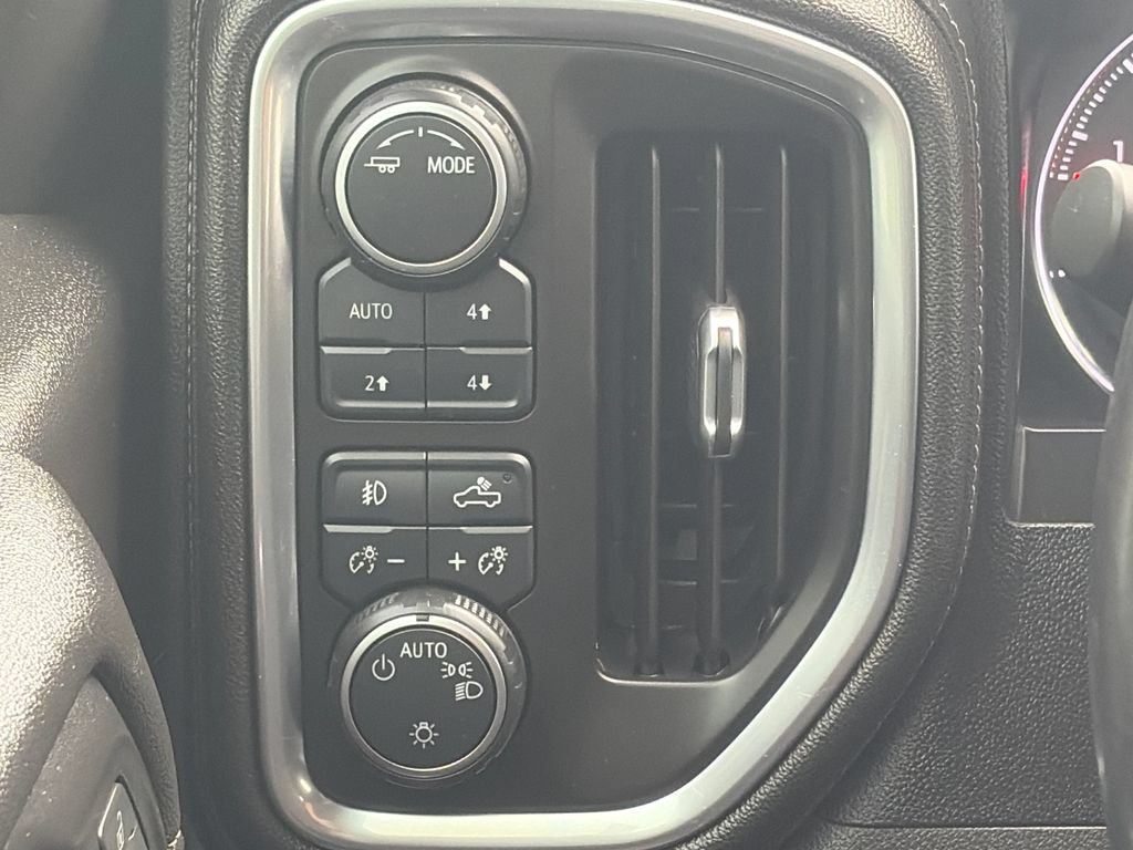 Certified 2020 Chevrolet Silverado 1500 RST AWD/4WD image 22