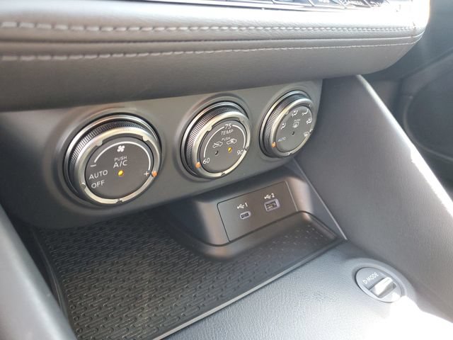 Certified 2025 Nissan Z Performance w/ Floor Mat Package RWD image 19