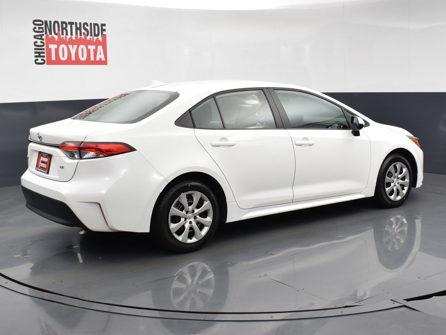 Used 2025 Toyota Corolla LE FWD image 4