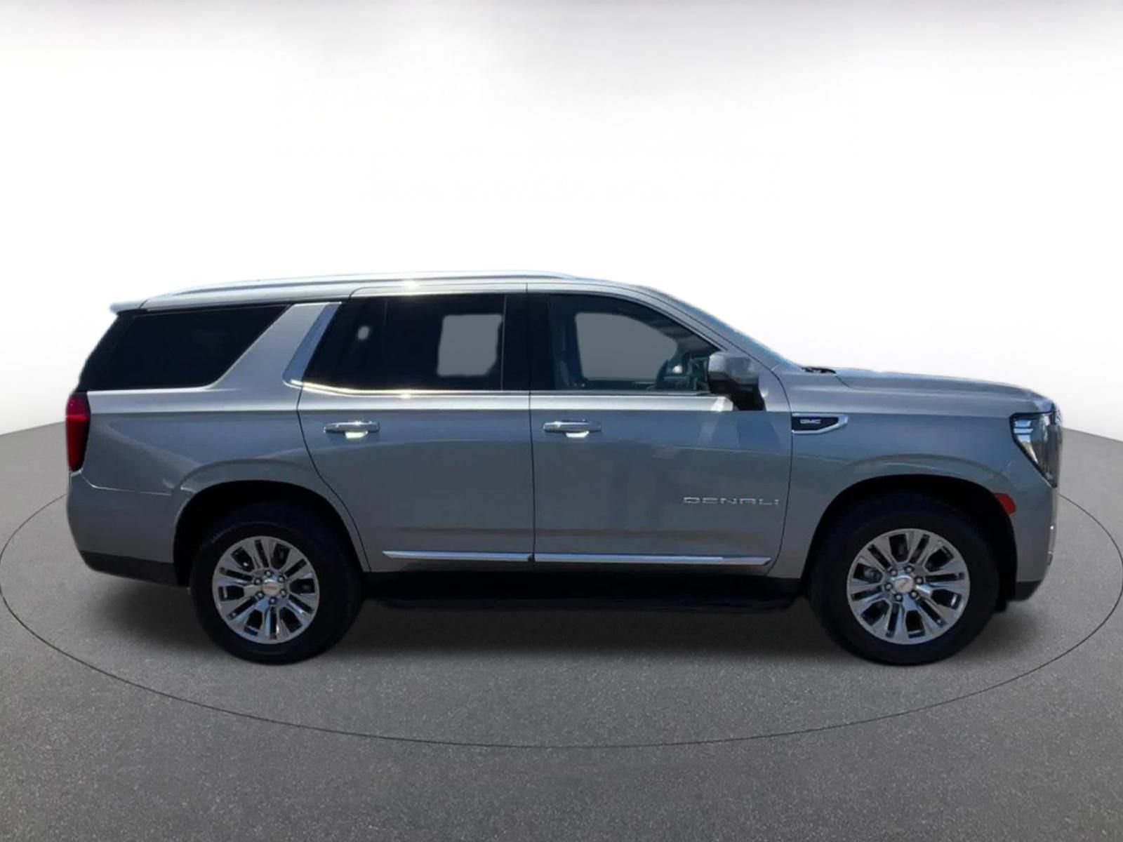 Used 2023 GMC Yukon Denali RWD image 15