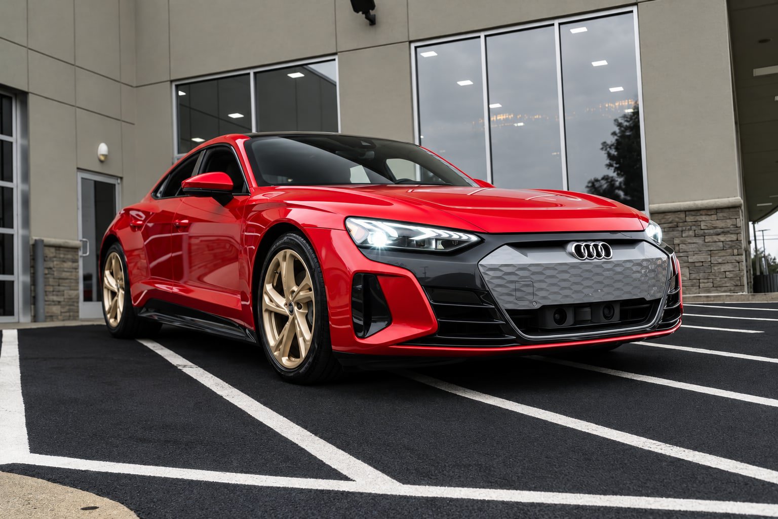 Used 2022 Audi e-tron GT Premium Plus AWD/4WD image 3