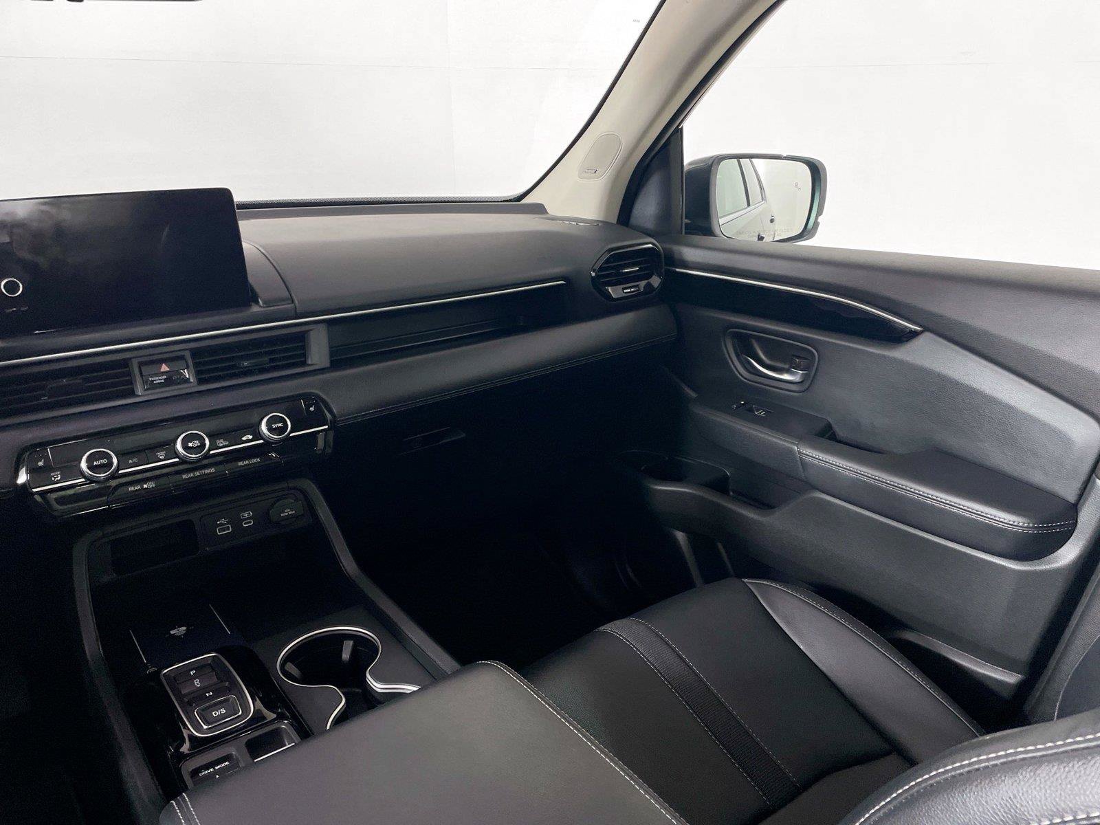 Used 2025 Honda Pilot Touring image 25