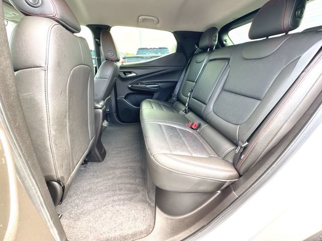 Used 2023 Chevrolet Bolt EUV LT w/ Convenience Package FWD image 24