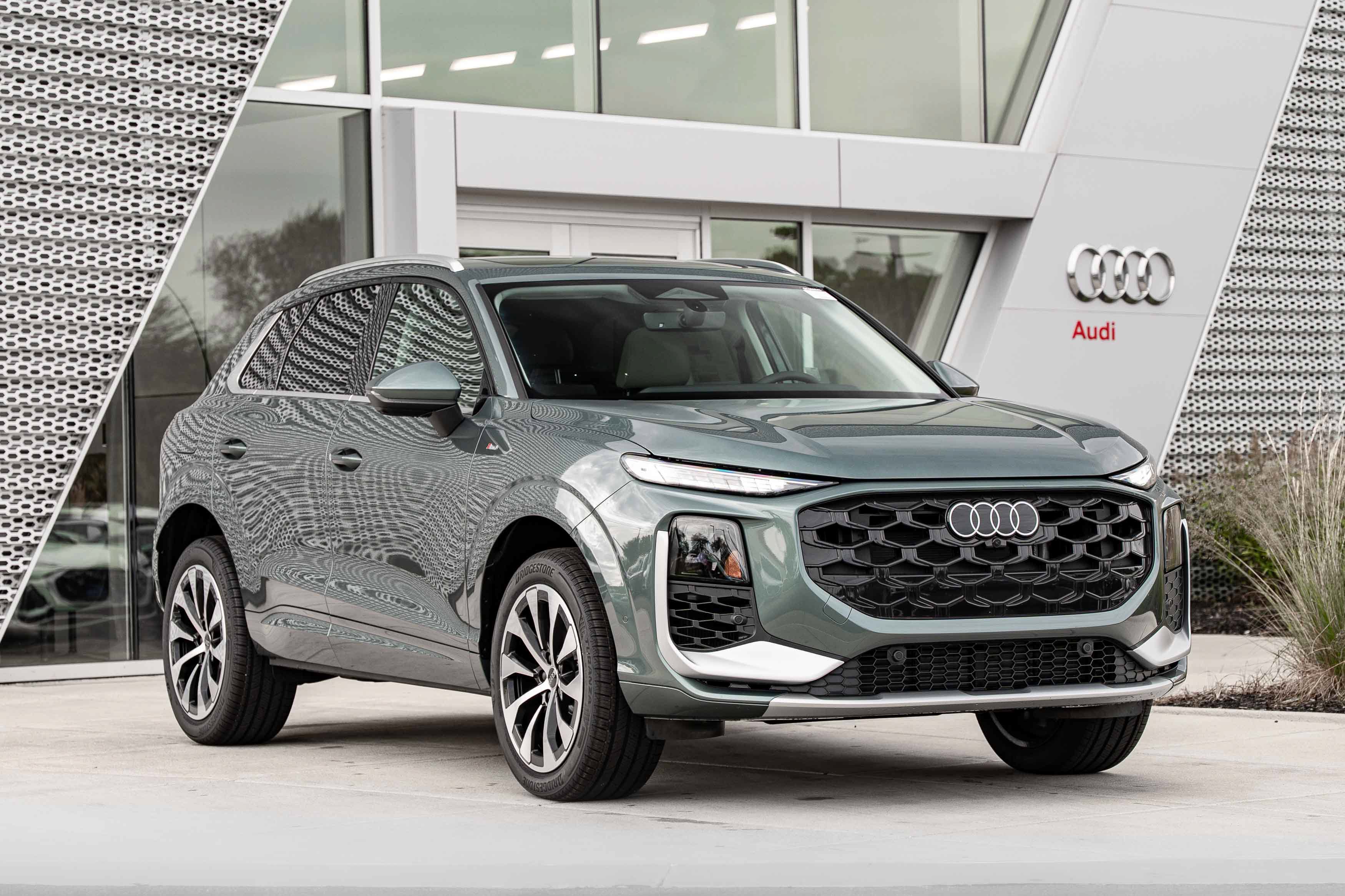 New 2026 Audi Q3 quattro 2.0T AWD/4WD image 1
