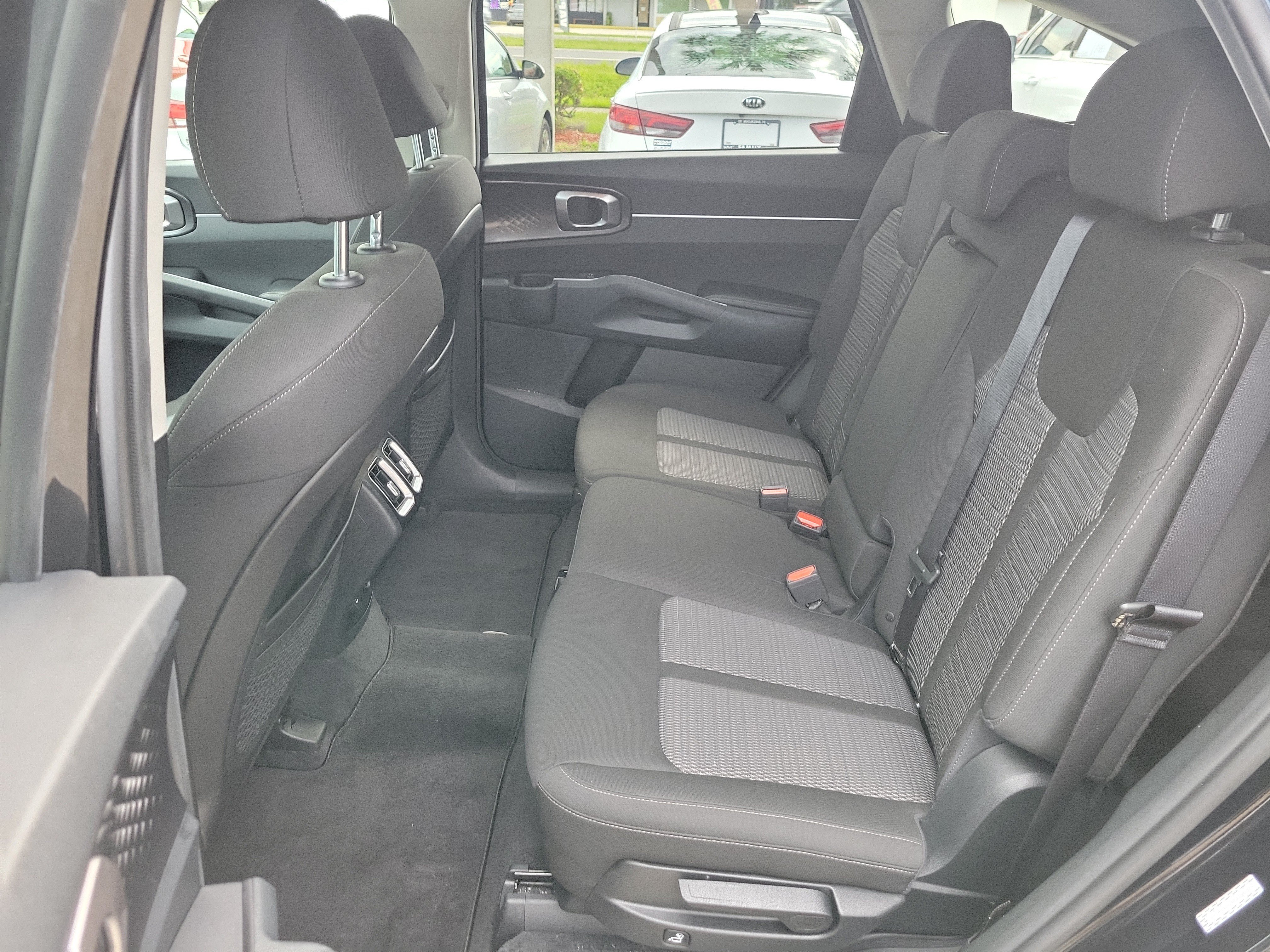 Certified 2023 Kia Sorento LX FWD image 15