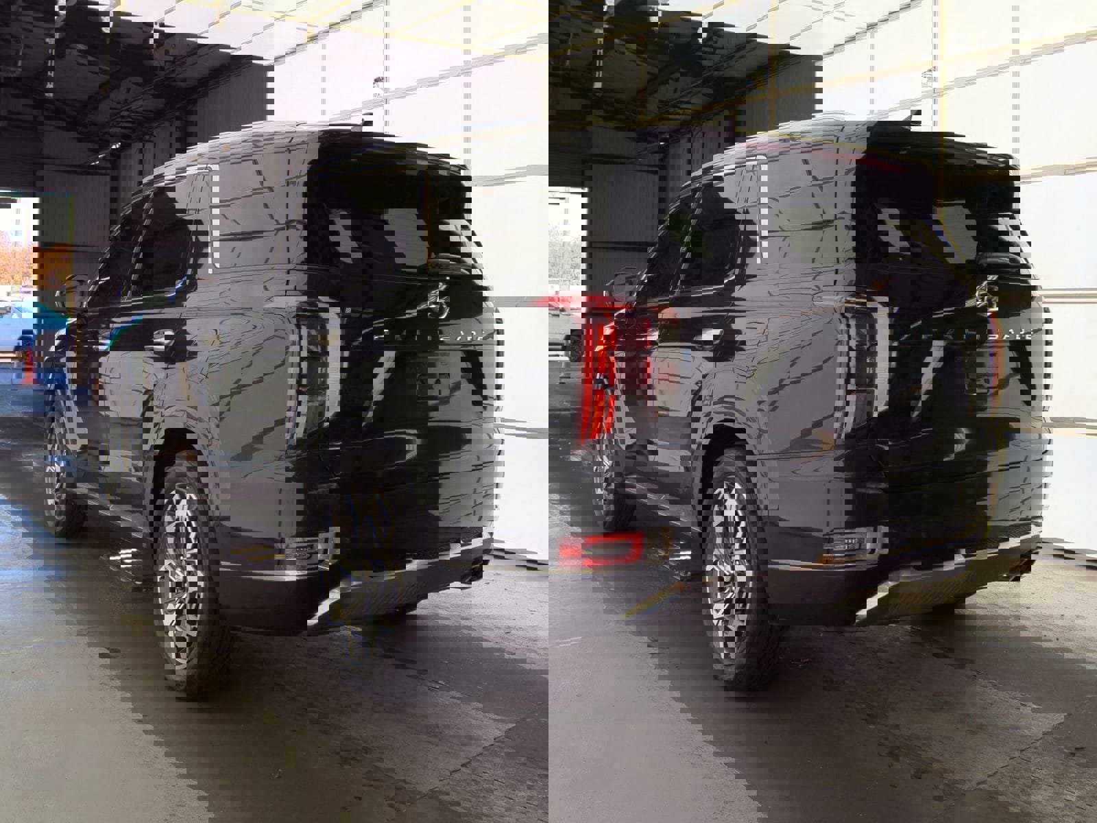 Used 2022 Hyundai Palisade Calligraphy image 13