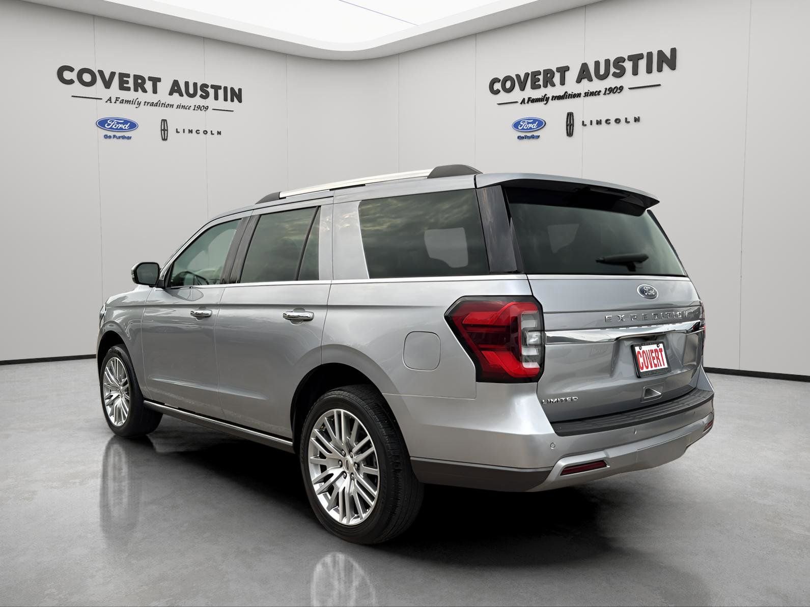 Certified 2024 Ford Expedition Limited image 3