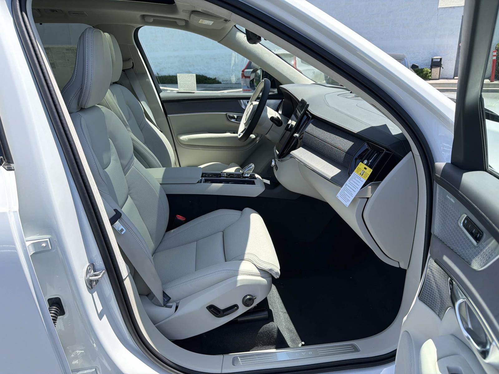 New 2026 Volvo XC90 T8 Ultra w/ Lounge Package AWD/4WD image 21