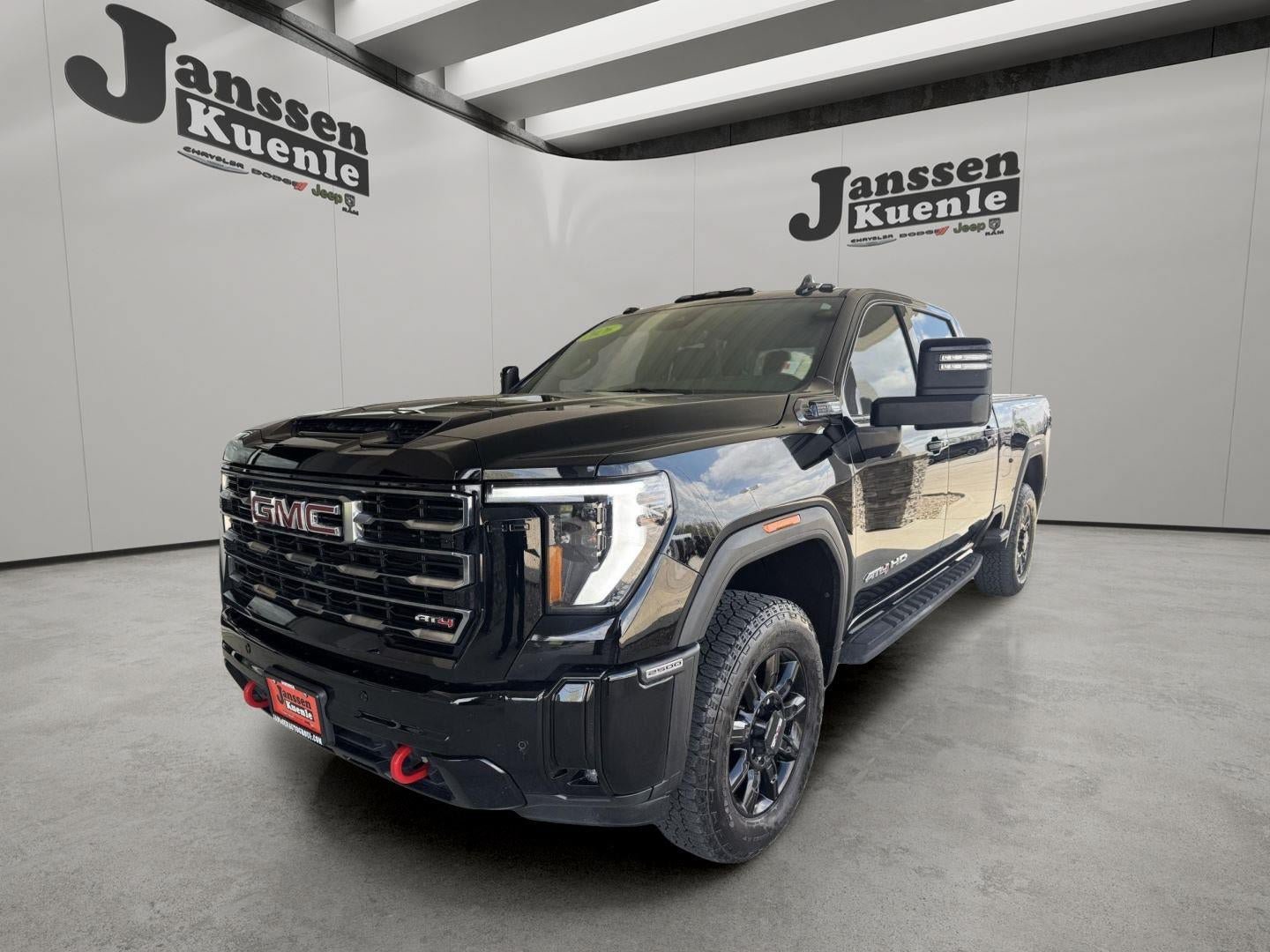 Used 2026 GMC Sierra 2500 AT4 w/ AT4 Premium Plus Package AWD/4WD image 5