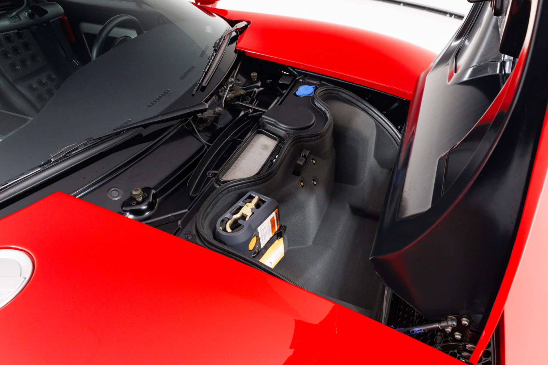 Used 2006 Ford GT RWD image 53