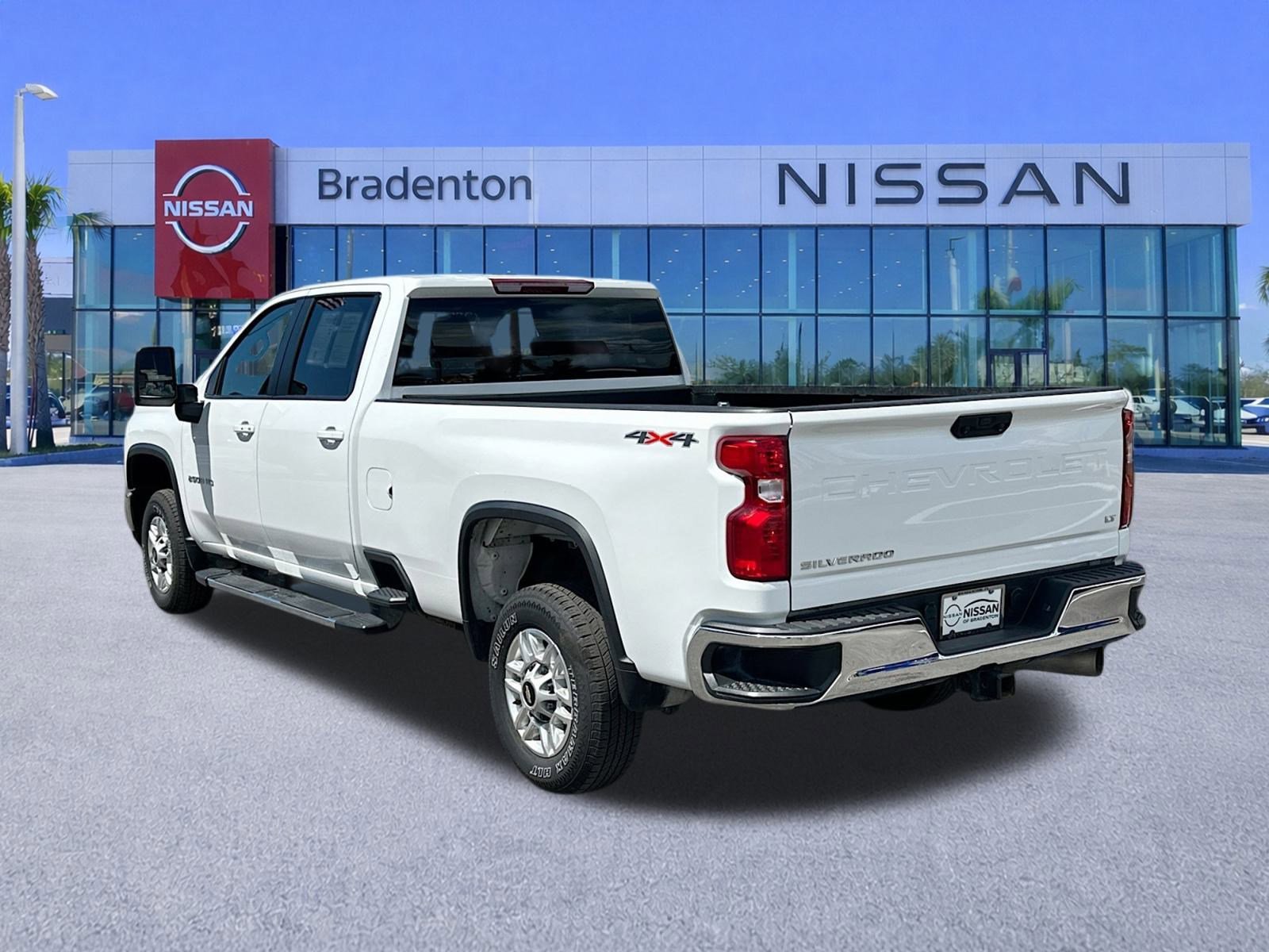 Used 2024 Chevrolet Silverado 2500 LT image 7