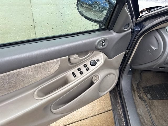 Used 2001 Oldsmobile Alero GL w/ Sun & Sound Pkg FWD image 16