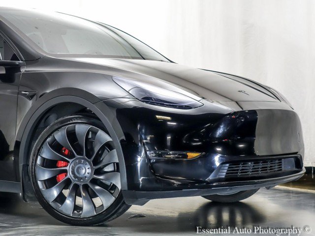 Used 2023 Tesla Model Y Performance image 2