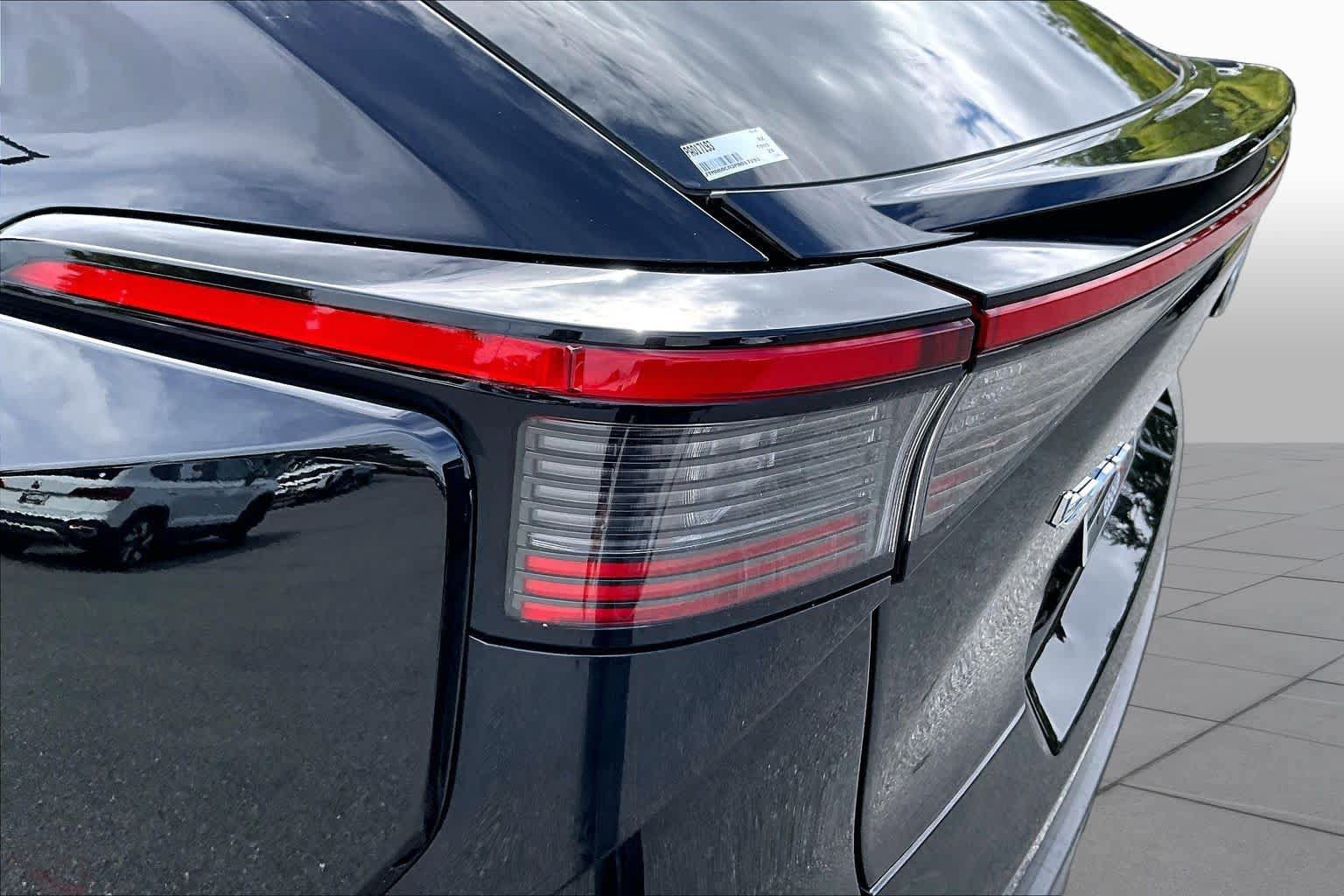Used 2023 Toyota bZ4X AWD image 28