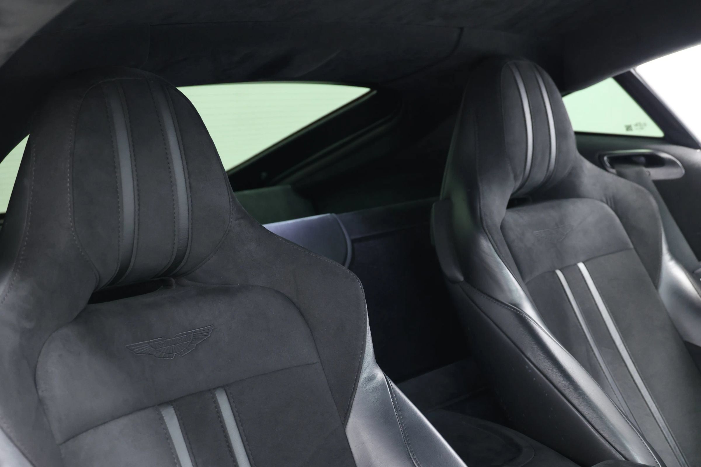 Used 2020 Aston Martin V8 Vantage Coupe RWD image 73