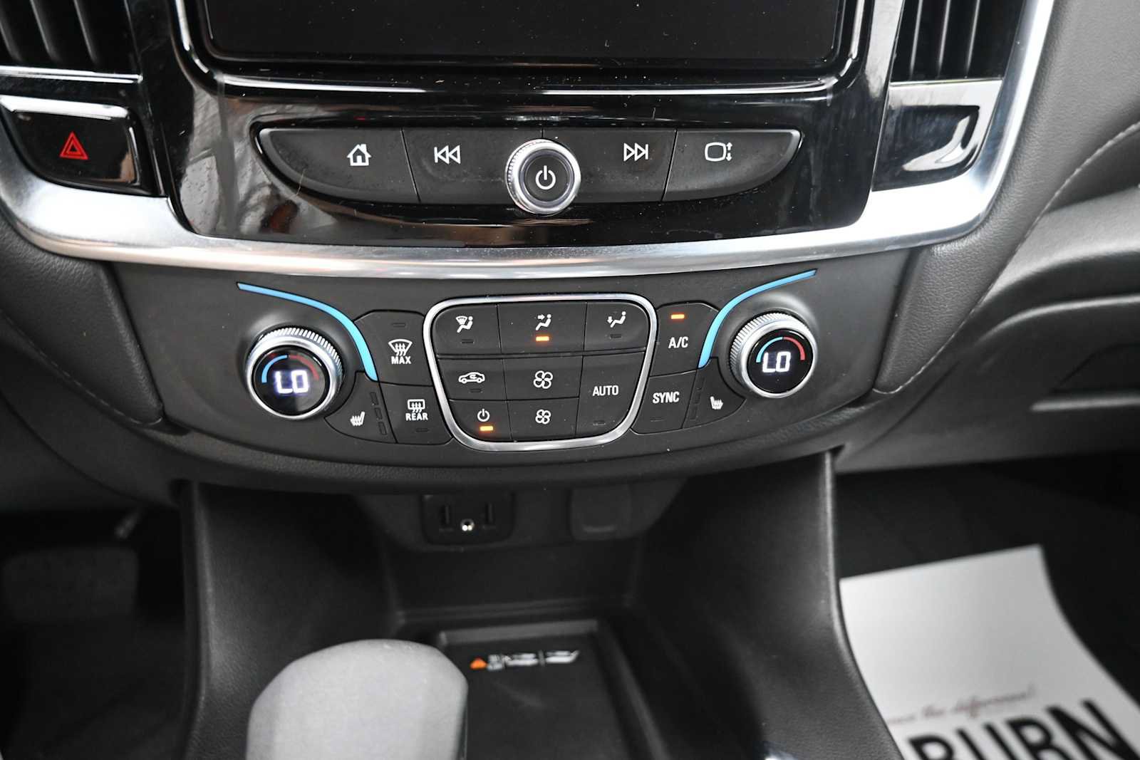 Used 2023 Chevrolet Traverse LT AWD/4WD image 9