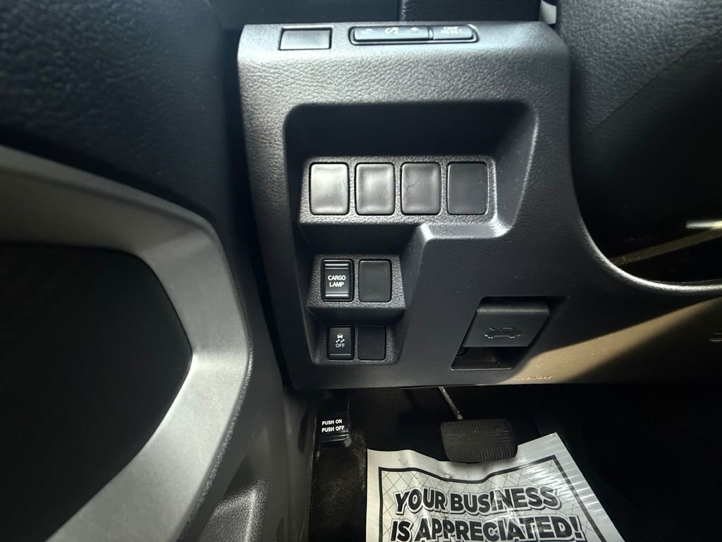 Used 2023 Nissan Frontier SV image 21