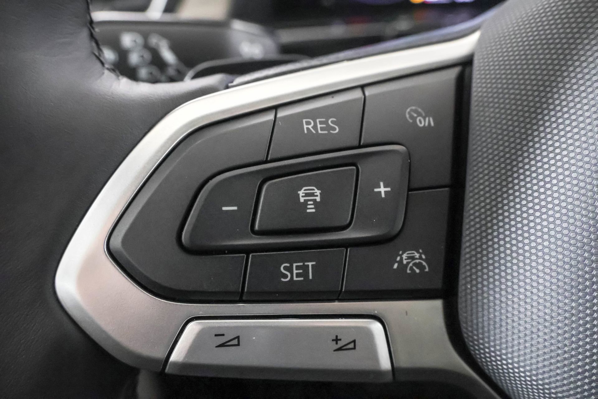 New 2026 Volkswagen Atlas SEL Premium R-Line image 24