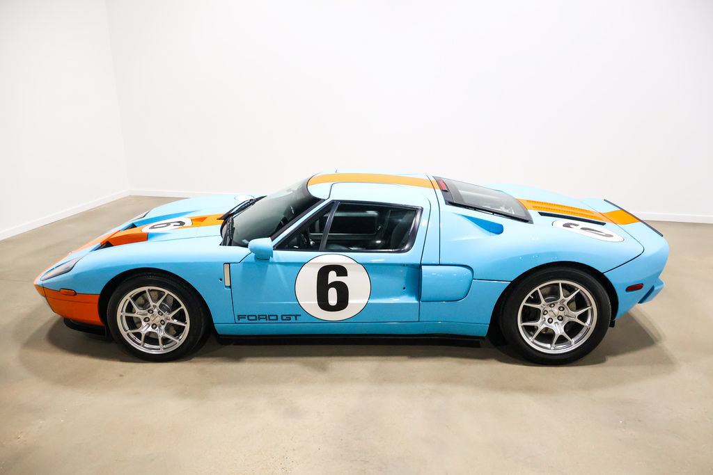 Used 2006 Ford GT RWD image 14