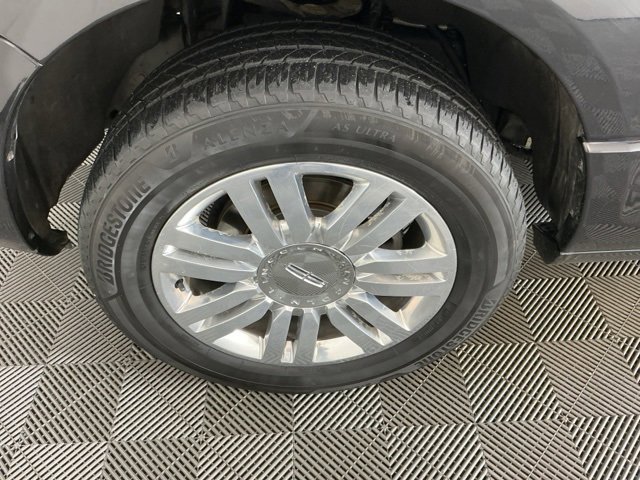 Used 2012 Lincoln Navigator 4WD image 32