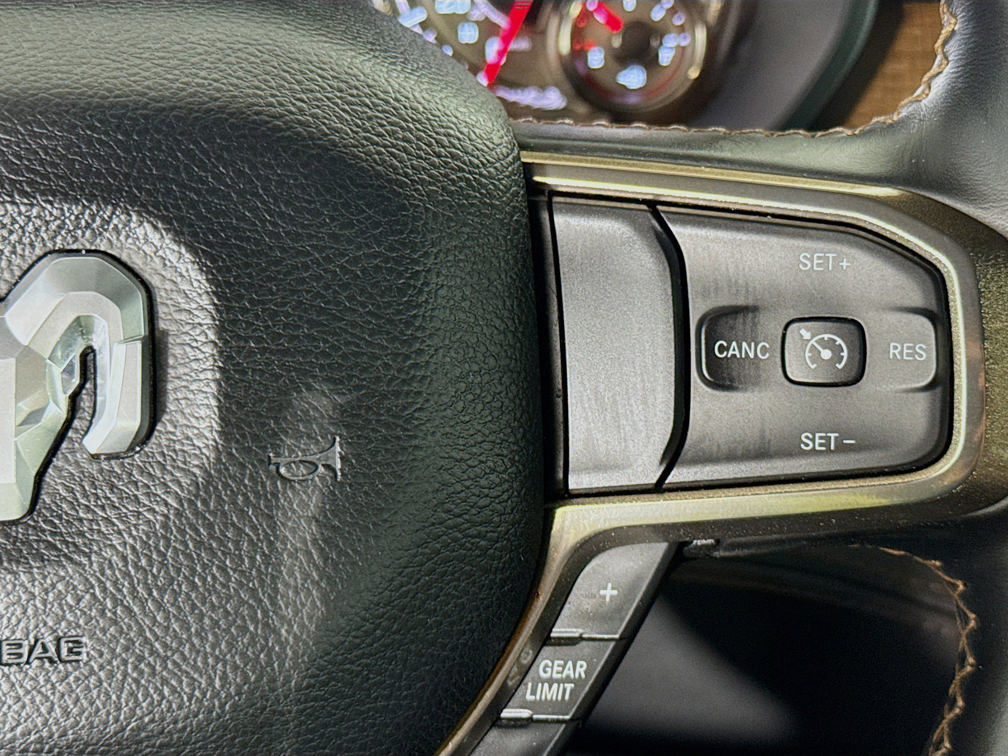 Used 2022 RAM 1500 Limited w/ Body Color Bumper Group AWD/4WD image 14