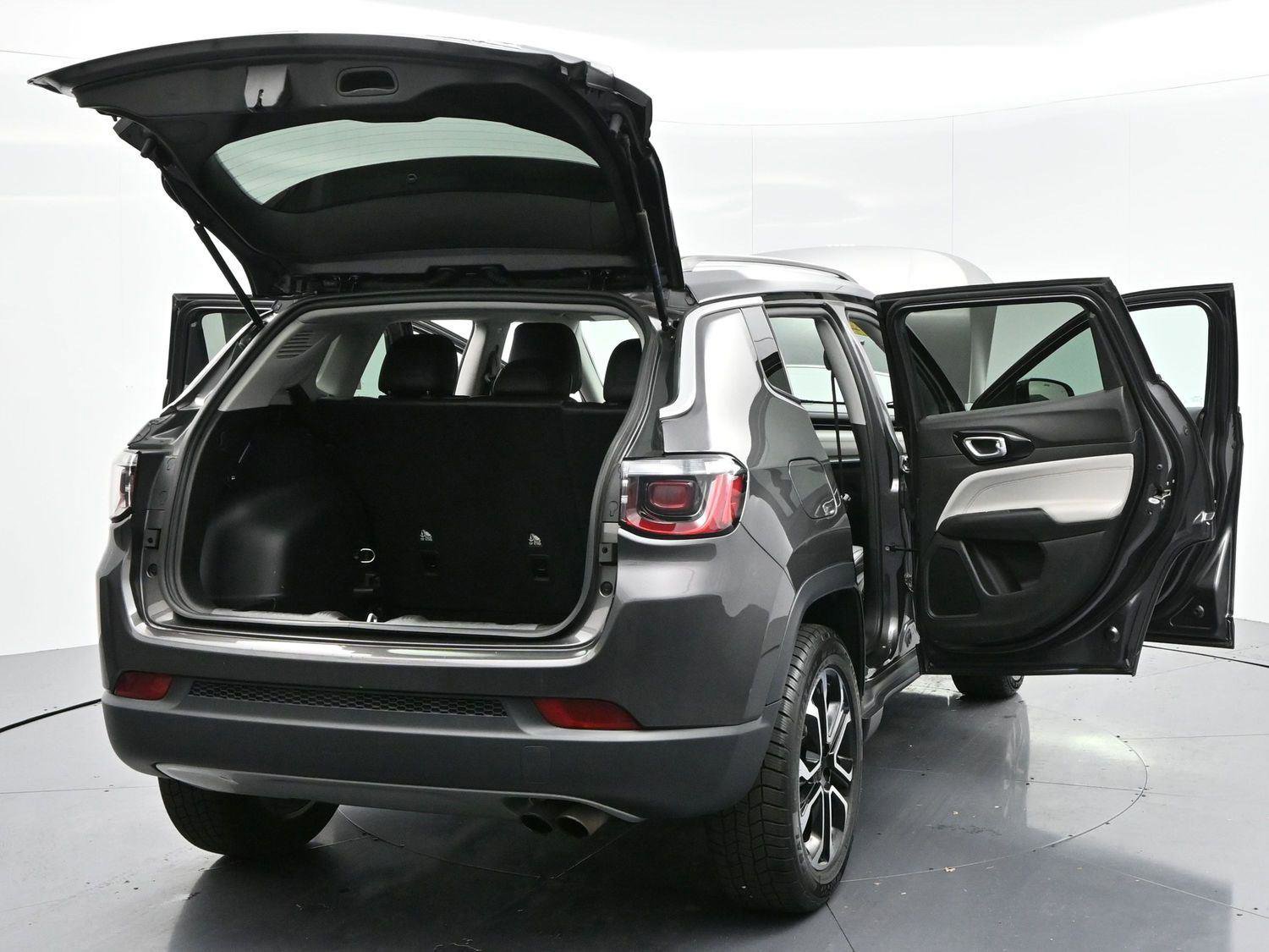 Used 2022 Jeep Compass Limited image 41