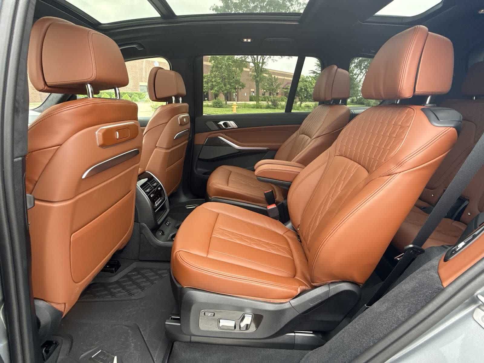 New 2026 BMW X7 M60i w/ M Sport Professional Package AWD/4WD image 21