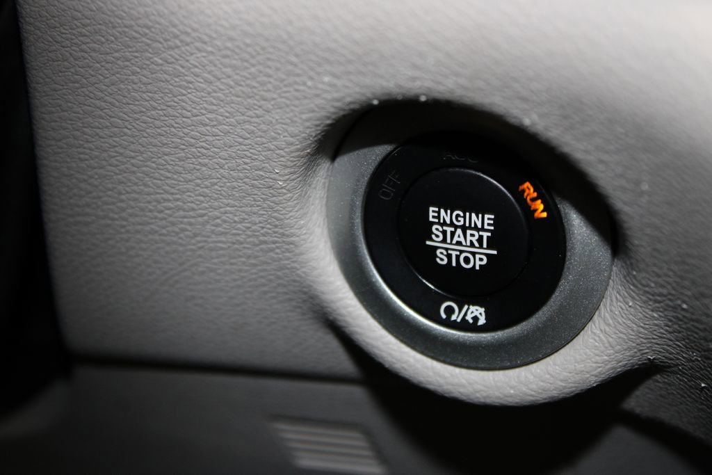 Used 2023 Chrysler Voyager LX image 38