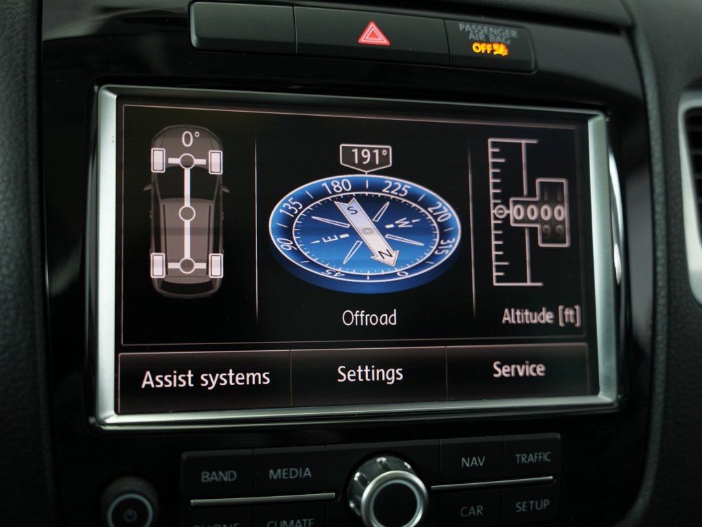 Used 2013 Volkswagen Touareg VR6 image 24