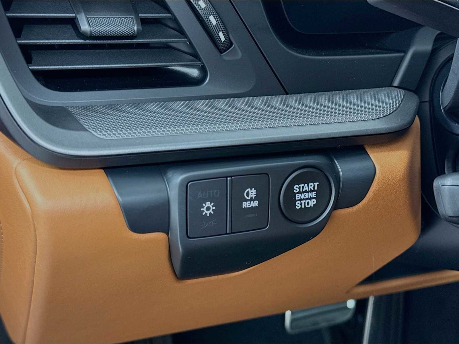 Certified 2025 Porsche 911 Carrera image 14