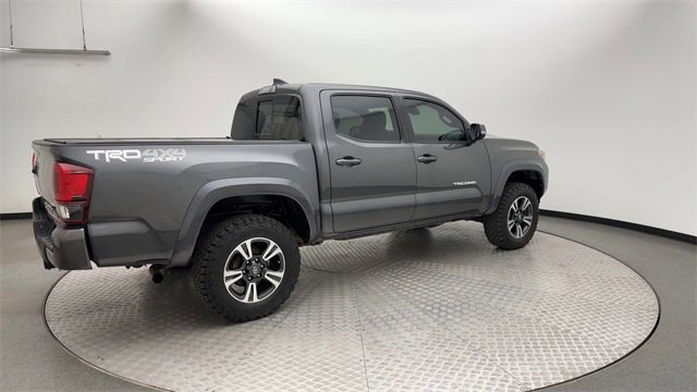 Used 2019 Toyota Tacoma TRD Sport image 2