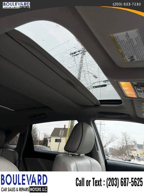 Used 2011 Toyota Venza AWD w/ Comfort Pkg image 18