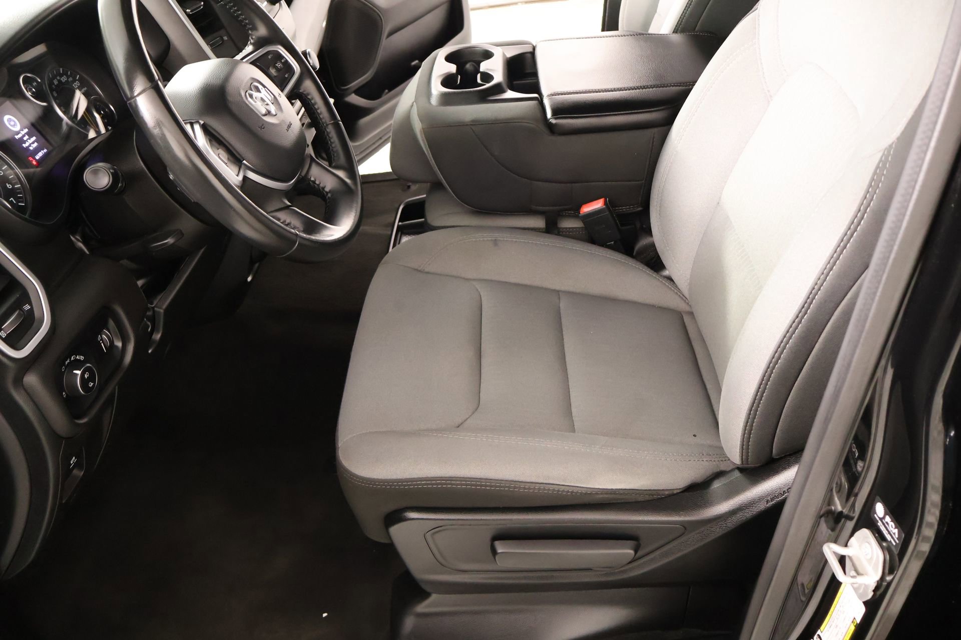 Used 2022 RAM 1500 Big Horn RWD image 10